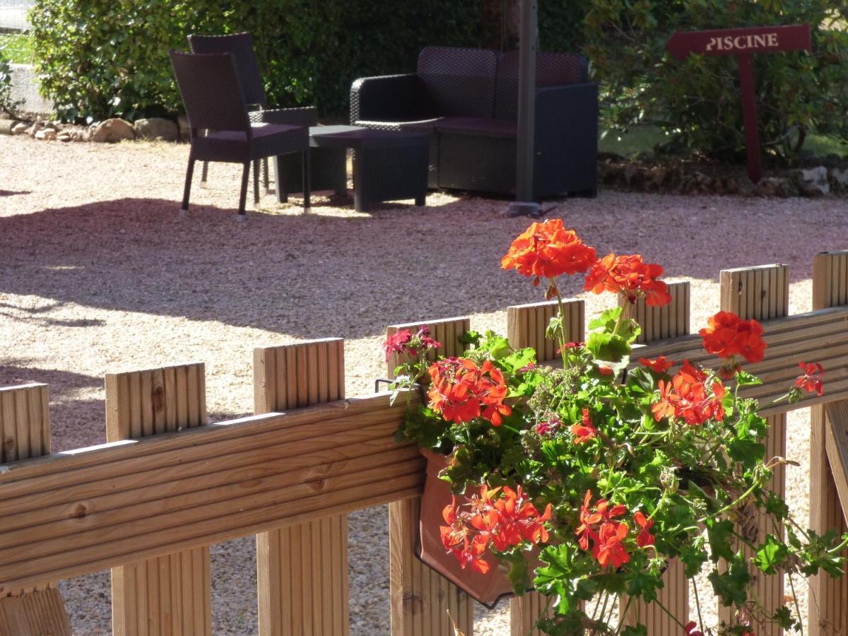Le Chalet De La Foret Hotel 3 Etoiles Et Restaurant Виерзон Екстериор снимка