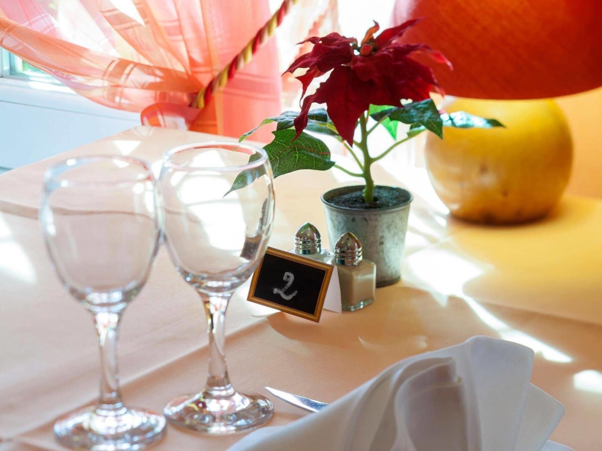 Le Chalet De La Foret Hotel 3 Etoiles Et Restaurant Виерзон Екстериор снимка