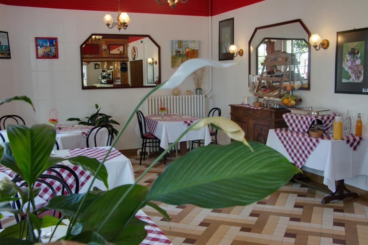 Le Chalet De La Foret Hotel 3 Etoiles Et Restaurant Виерзон Екстериор снимка