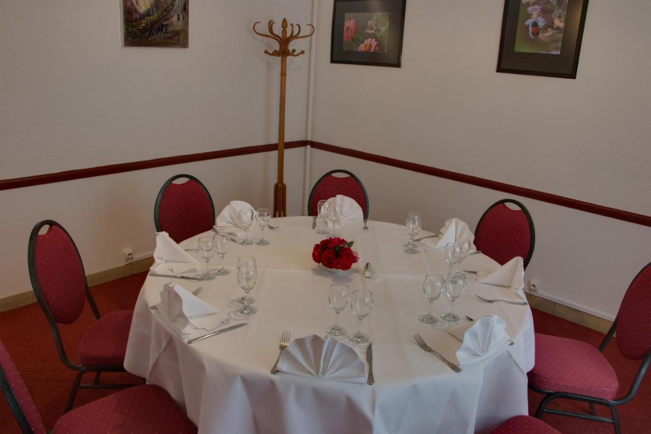 Le Chalet De La Foret Hotel 3 Etoiles Et Restaurant Виерзон Екстериор снимка